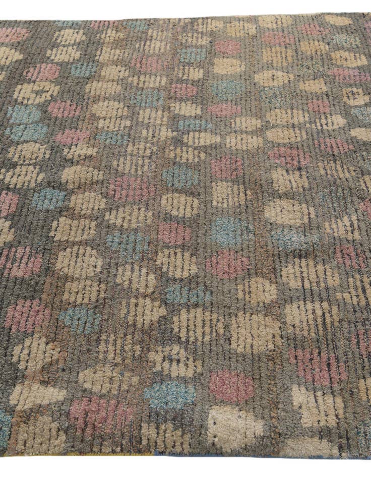 Detail image of  6' 4 x 9' 9  Hand Knotted Darya Wool Rug