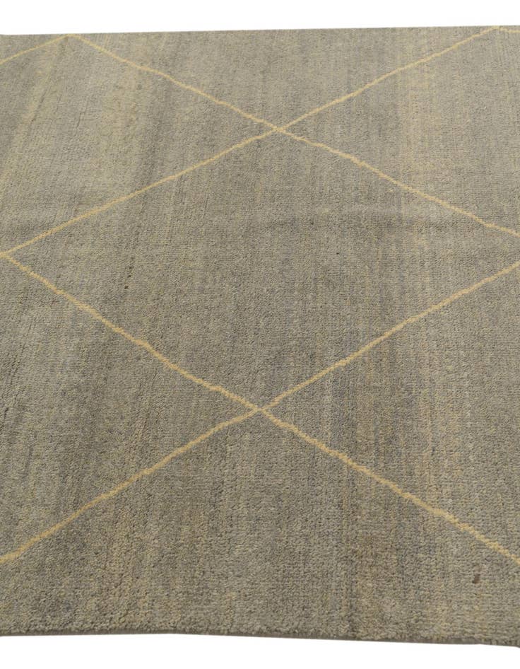 Detail image of  4' 7 x 6' 8  Hand Knotted Darya Wool Rug