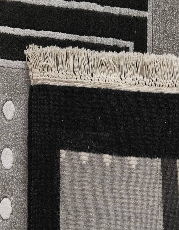 Detail image of  8' 2 x 11' 7  Hand Knotted Darya Wool Rug