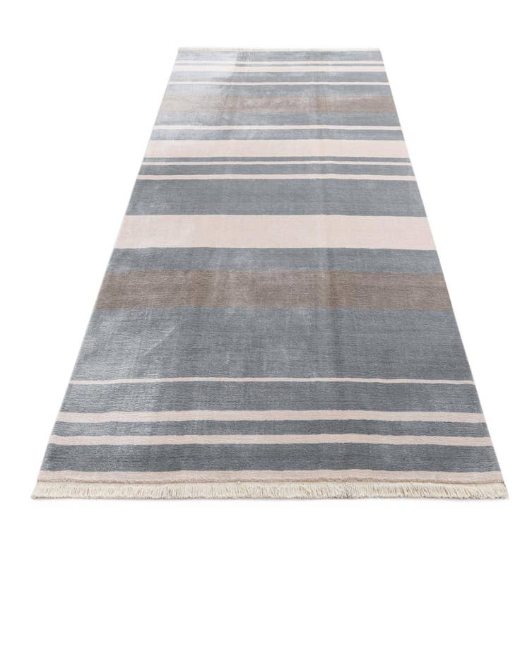 Detail image of  6' 8 x 9' 8  Hand Knotted Darya Wool Rug