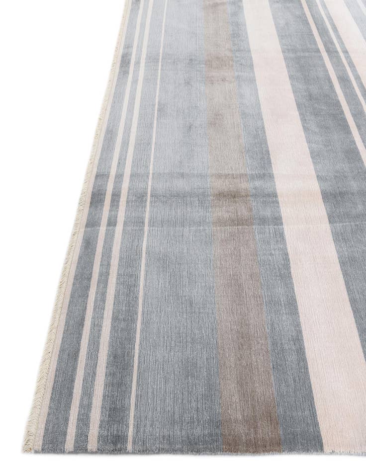 Detail image of  6' 8 x 9' 8  Hand Knotted Darya Wool Rug