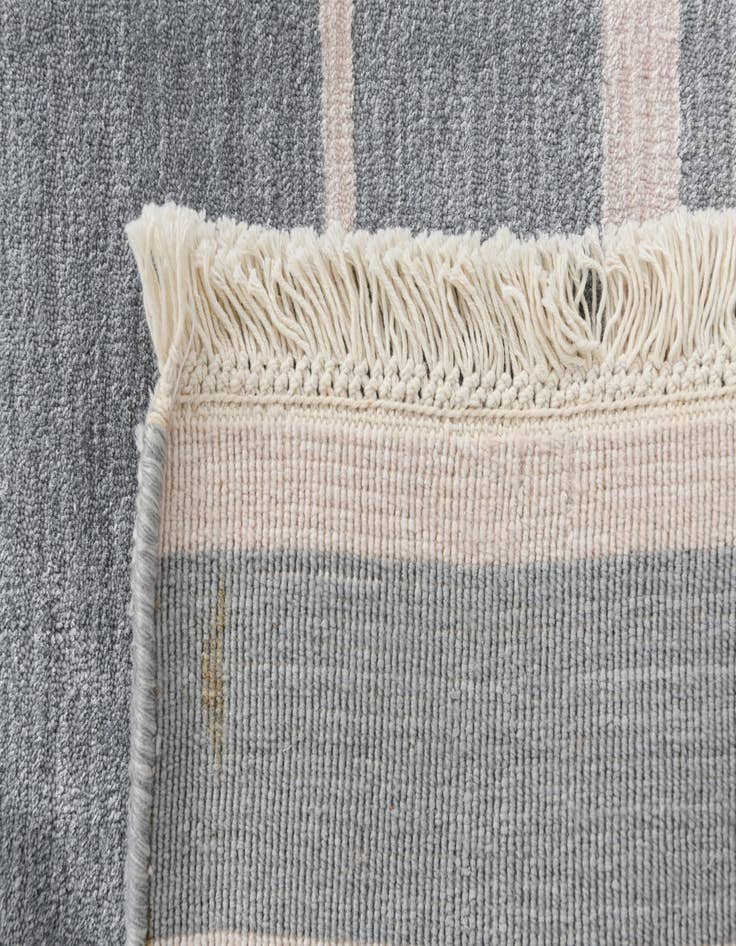 Detail image of  6' 8 x 9' 8  Hand Knotted Darya Wool Rug