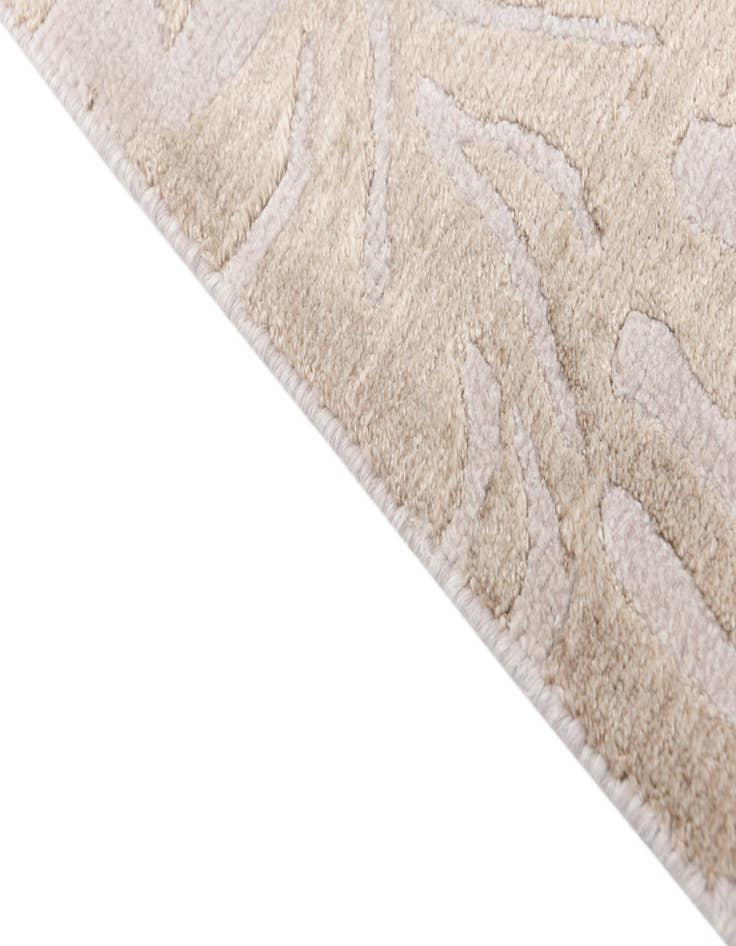 Detail image of  6' 5 x 9' 7  Hand Knotted Darya Wool Rug