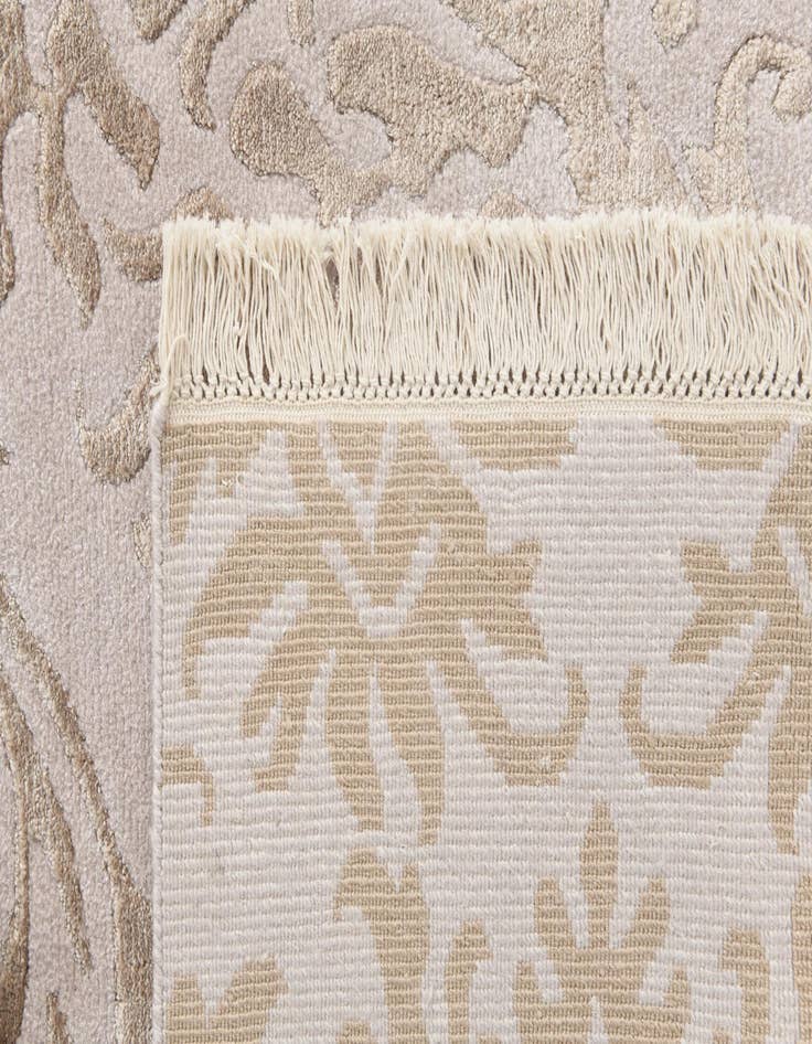 Detail image of  6' 5 x 9' 7  Hand Knotted Darya Wool Rug