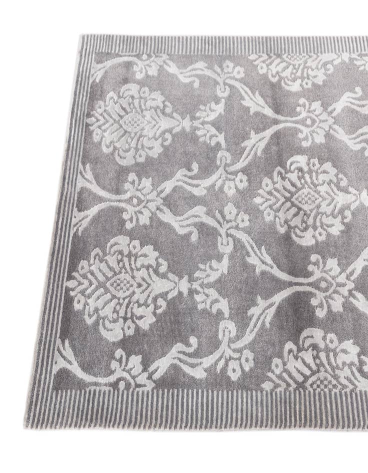 Detail image of  3' x 4' 11  Hand Knotted Darya Wool Rug