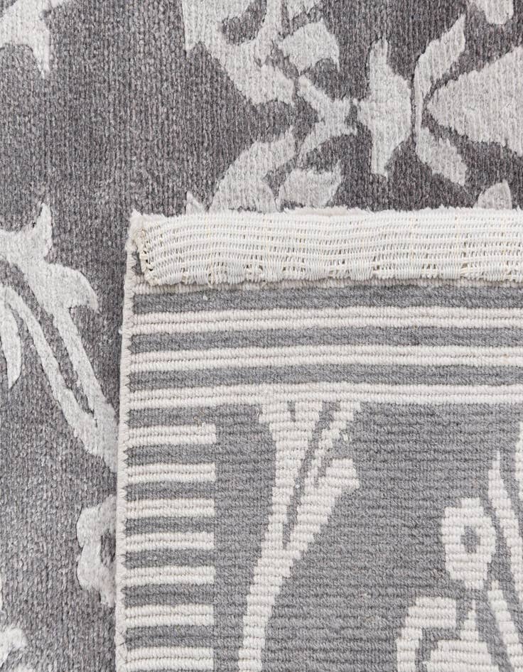 Detail image of  3' x 4' 11  Hand Knotted Darya Wool Rug