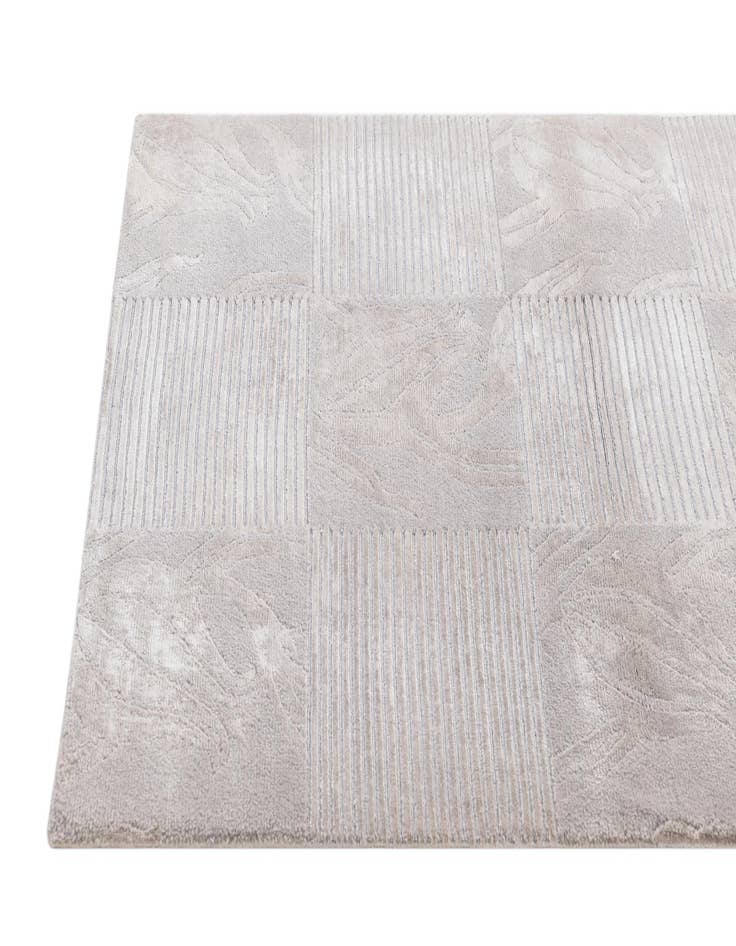 Detail image of  3' 1 x 5'  Hand Knotted Darya Wool Rug