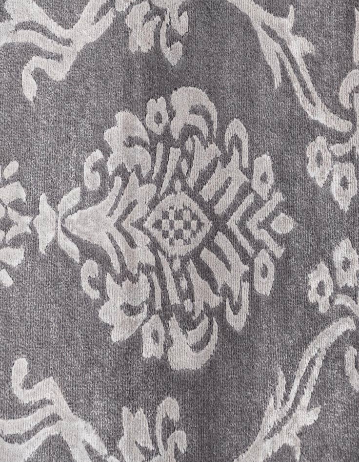 Detail image of  3' 1 x 4' 11  Hand Knotted Darya Wool Rug