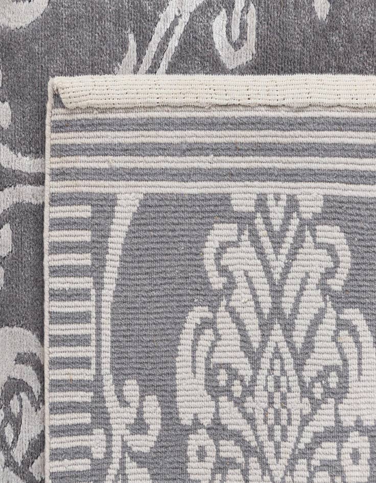 Detail image of  3' 1 x 4' 11  Hand Knotted Darya Wool Rug