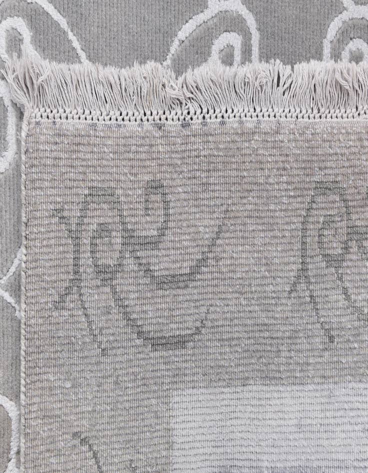 Detail image of  3' 10 x 5' 11  Hand Knotted Darya Wool Rug