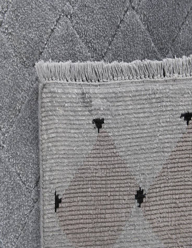 Detail image of  5' 7 x 7' 10  Hand Knotted Darya Wool Rug