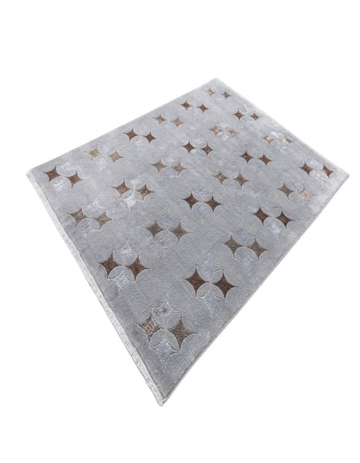 Detail image of  5' 6 x 8'  Hand Knotted Darya Wool Rug