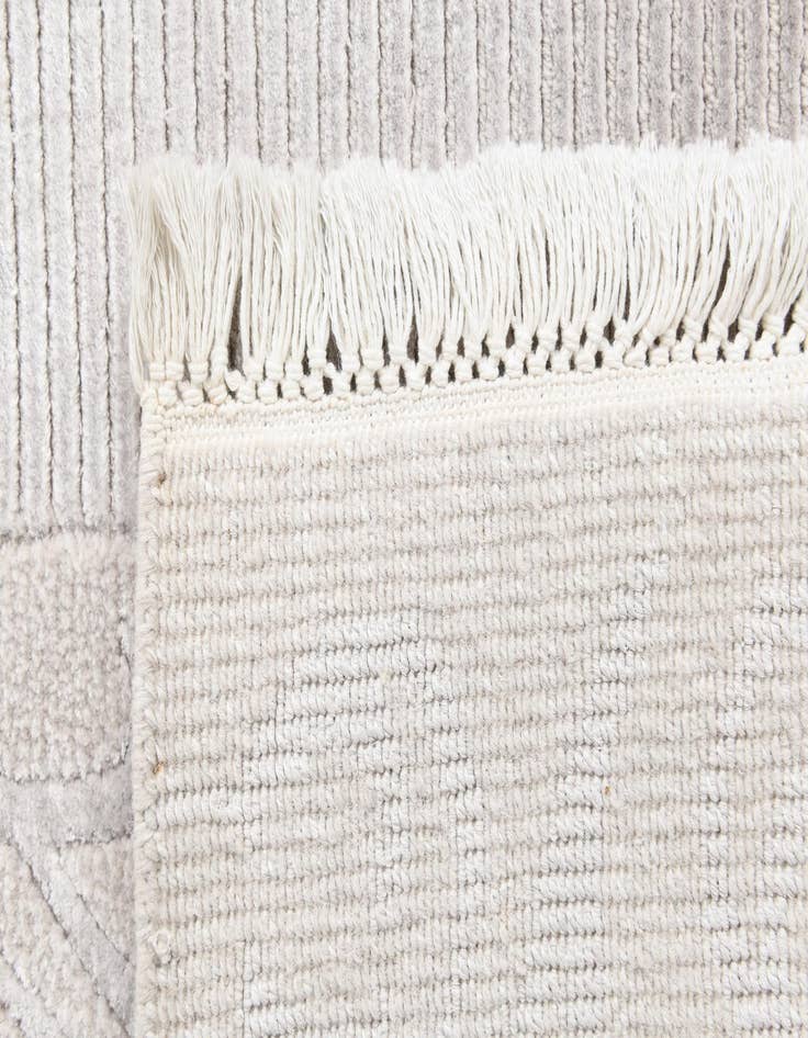 Detail image of  2' 8 x 5' 2  Hand Knotted Darya Wool Rug