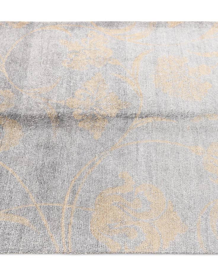 Detail image of  4' 3 x 6' 4 Darya Rug