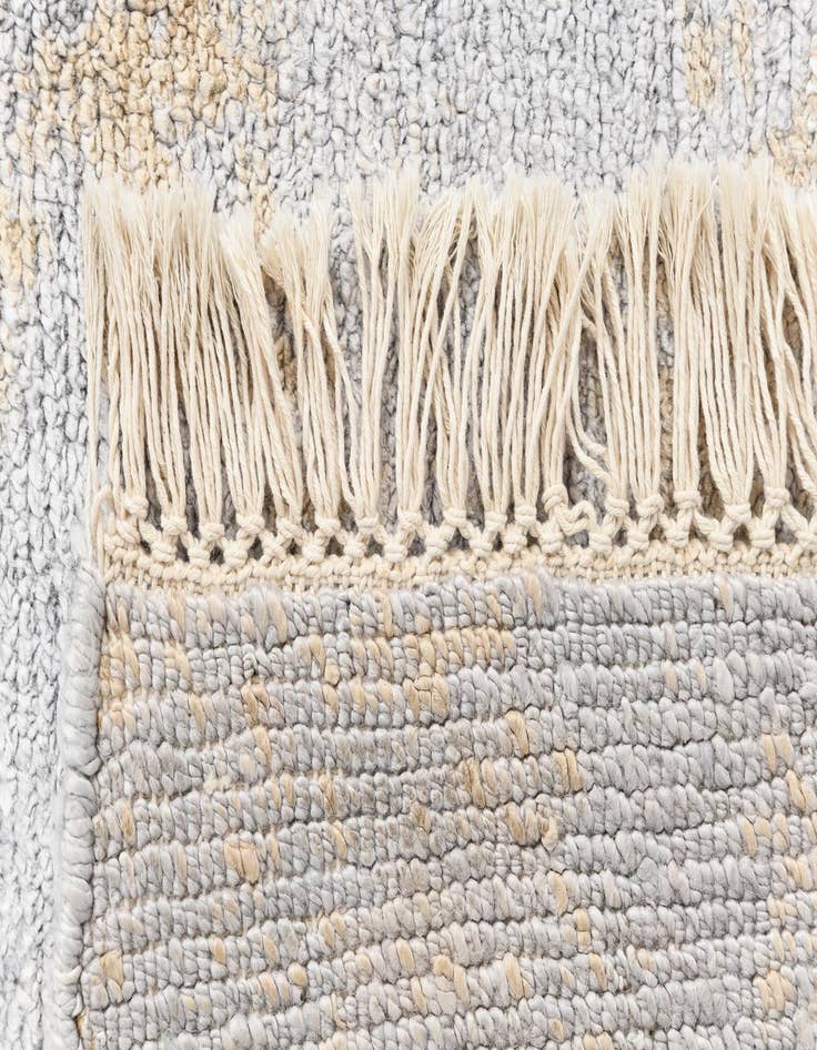 Detail image of  4' 3 x 6' 4 Darya Rug