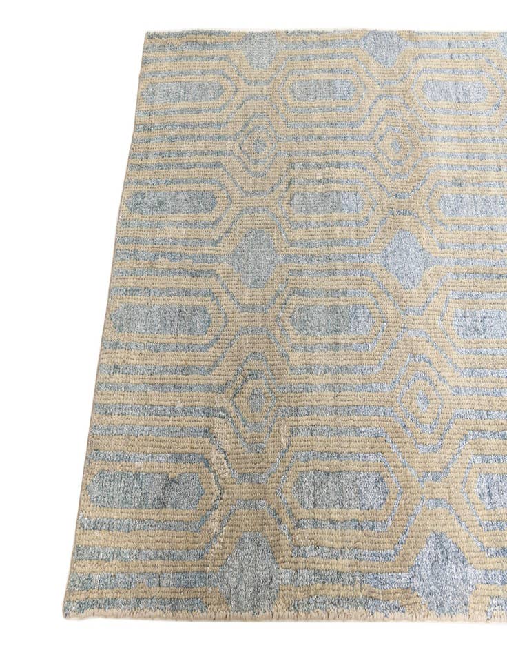 Detail image of  3' 8 x 6'  Hand Knotted Darya Rug