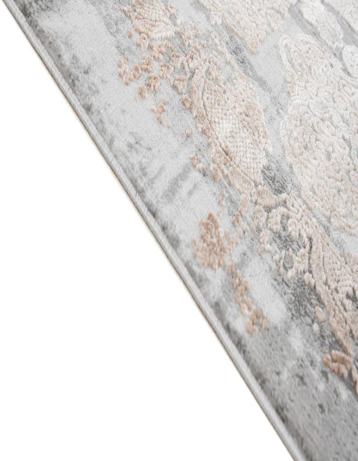 Detail image of  5' 2 x 7' 9 Eliza Rug