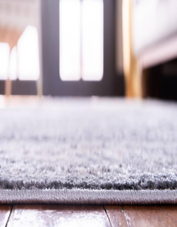 Detail image of  5' 3 x 8' Estate Rug