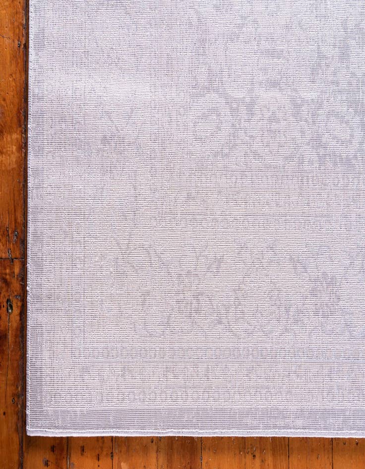 Detail image of  5' 3 x 8' Estate Rug