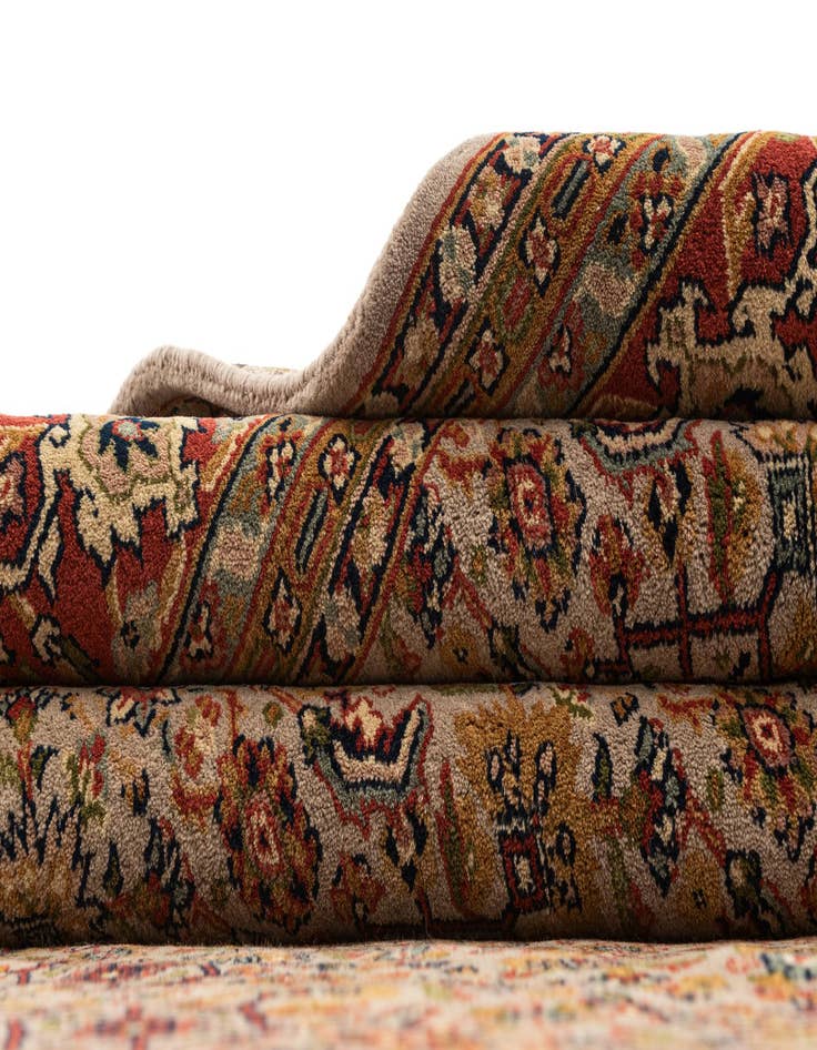 Detail image of  6' 5 x 9' 10  Hand Knotted Farahan Wool Rug