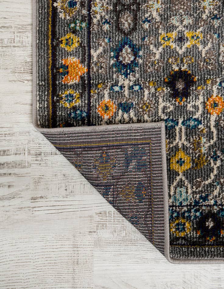 Detail image of  3' 3 x 5' 3  Washable Fleur Rug