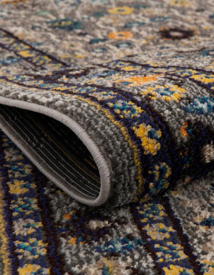 Detail image of  7' x 10'  Washable Fleur Rug