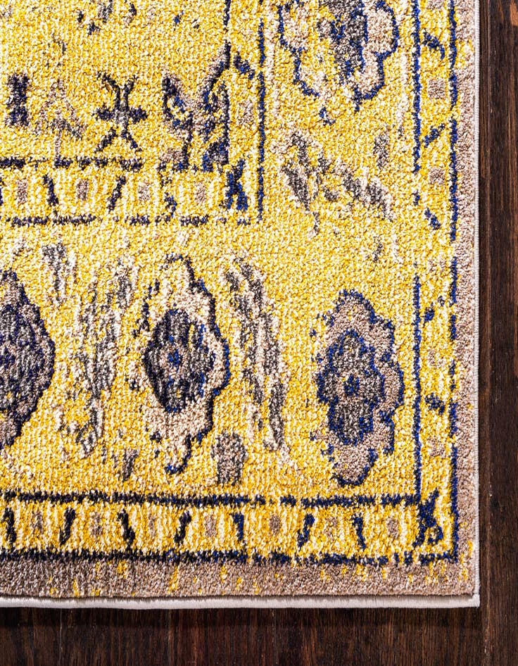 Detail image of  3' 3 x 5' 3  Washable Fleur Rug