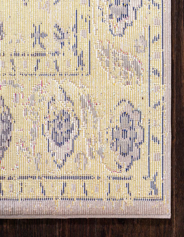 Detail image of  3' 3 x 5' 3  Washable Fleur Rug