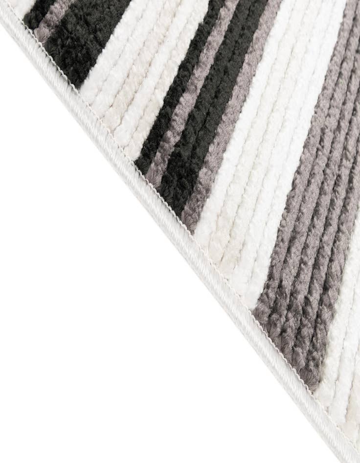 Detail image of  5' 3 x 7' 3 Gemstone Rug