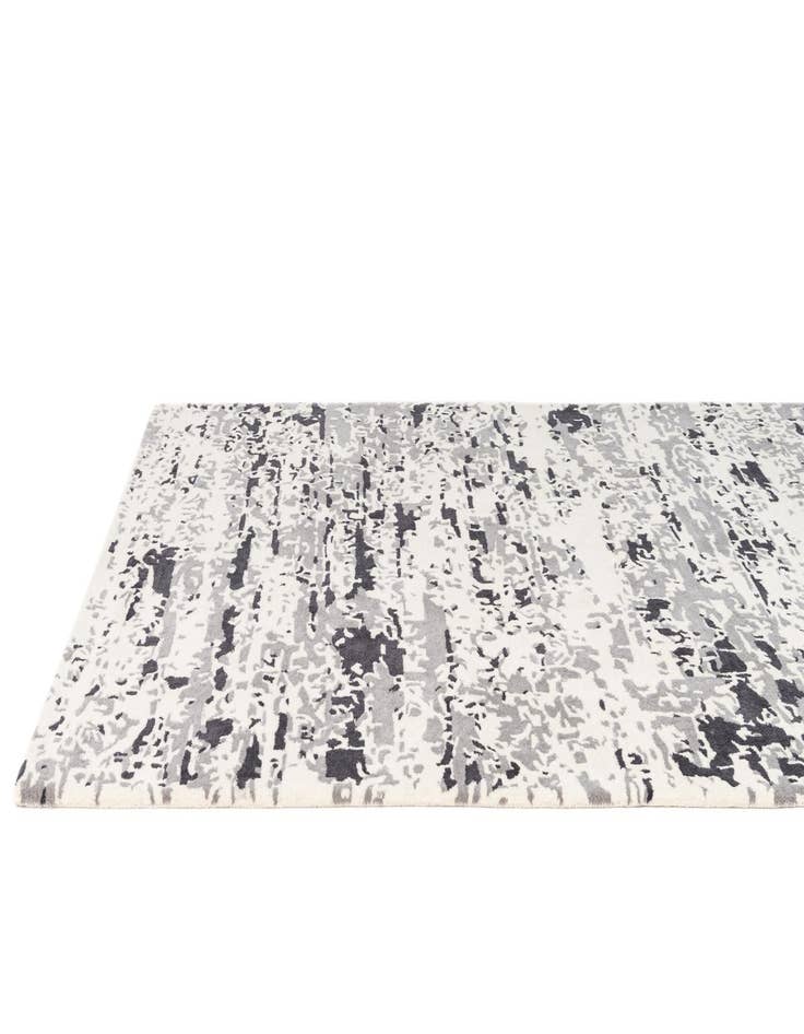 Detail image of  5' 1 x 8' 1 Hand Tufted Wool Rug