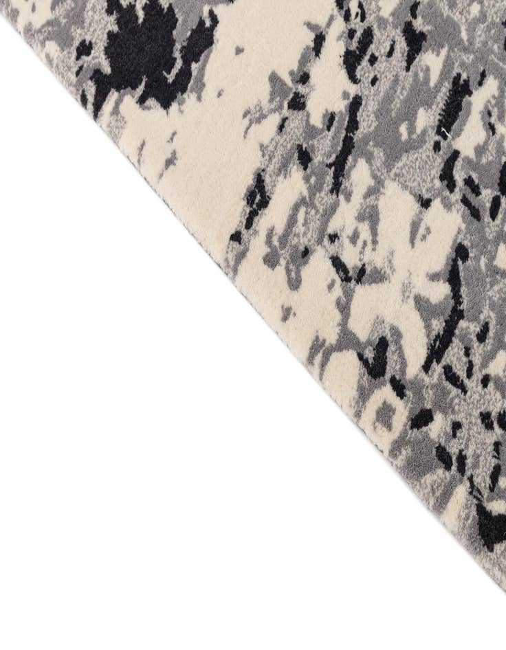 Detail image of  5' 2 x 8' 3 Hand Tufted Wool Rug