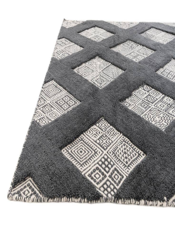 Detail image of  5' 2 x 8'  Hand Woven Hand Woven Rug