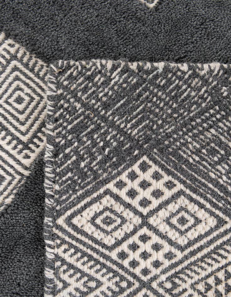 Detail image of  5' 2 x 8'  Hand Woven Hand Woven Rug