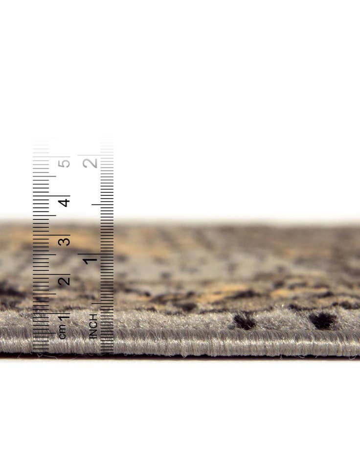 Detail image of  6' x 9' Heris Rug