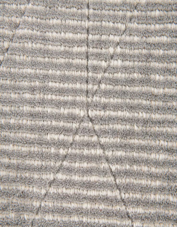 Detail image of  2' x 3'  Hand Woven Jill Zarin English Manor Wool Rug