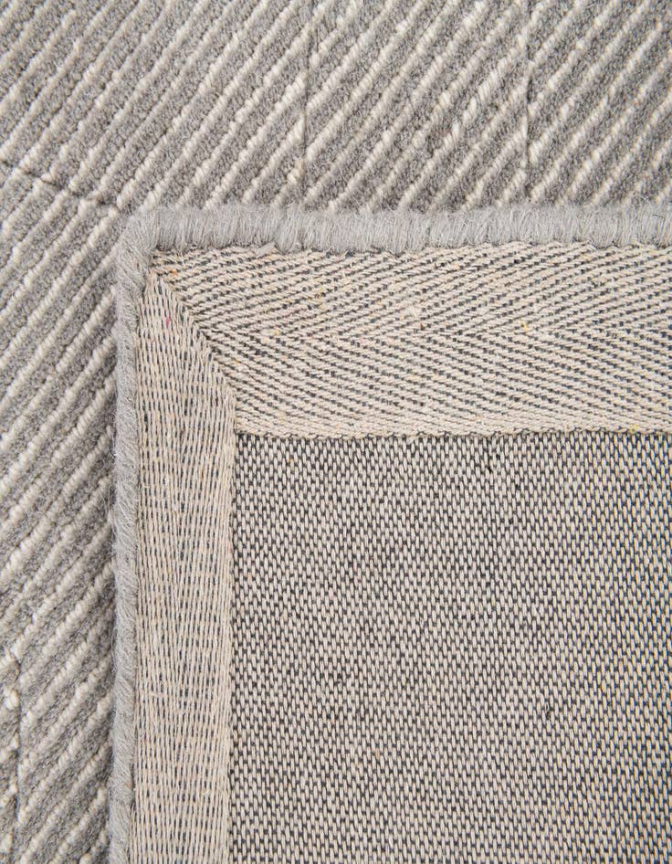 Detail image of  2' x 3'  Hand Woven Jill Zarin English Manor Wool Rug