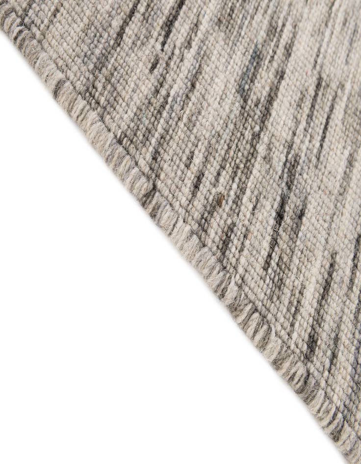 Detail image of  2' 1 x 3' 2  Hand Woven Jill Zarin English Manor Wool Rug