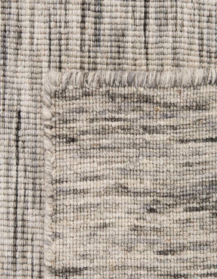 Detail image of  2' 1 x 3' 2  Hand Woven Jill Zarin English Manor Wool Rug
