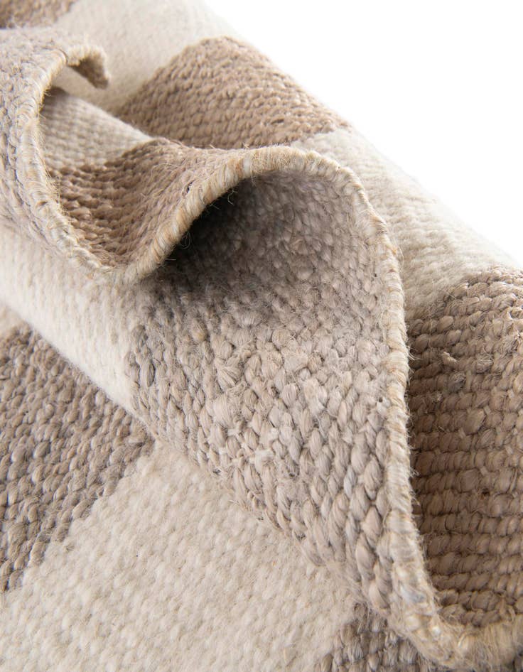 Detail image of  4' 1 x 6' 1  Hand Woven Jill Zarin Hamptons Rug