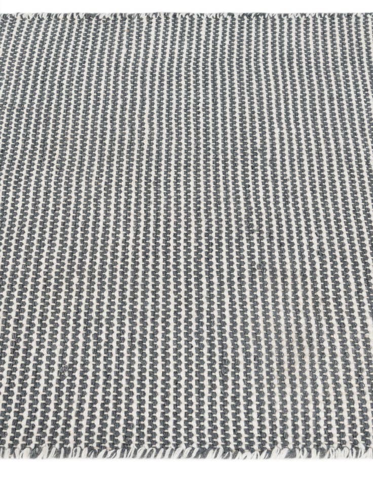 Detail image of  2' 3 x 3' 3  Washable Jill Zarin Palm Springs Indoor / Outdoor Wool Rug