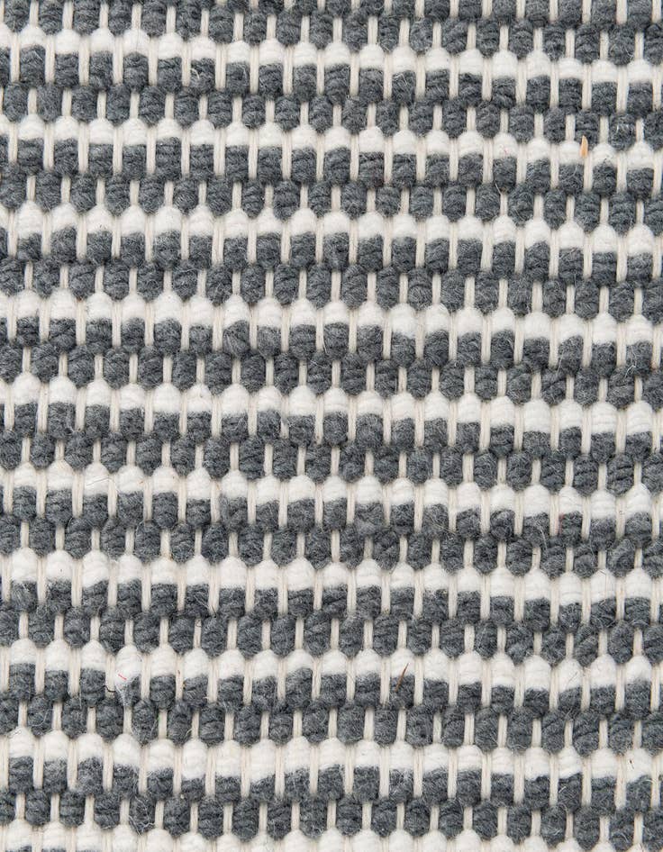 Detail image of  2' 3 x 3' 3  Washable Jill Zarin Palm Springs Indoor / Outdoor Wool Rug