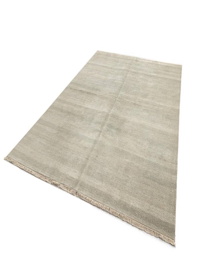 Detail image of  9' x 12' 1 Kamla Wool Rug