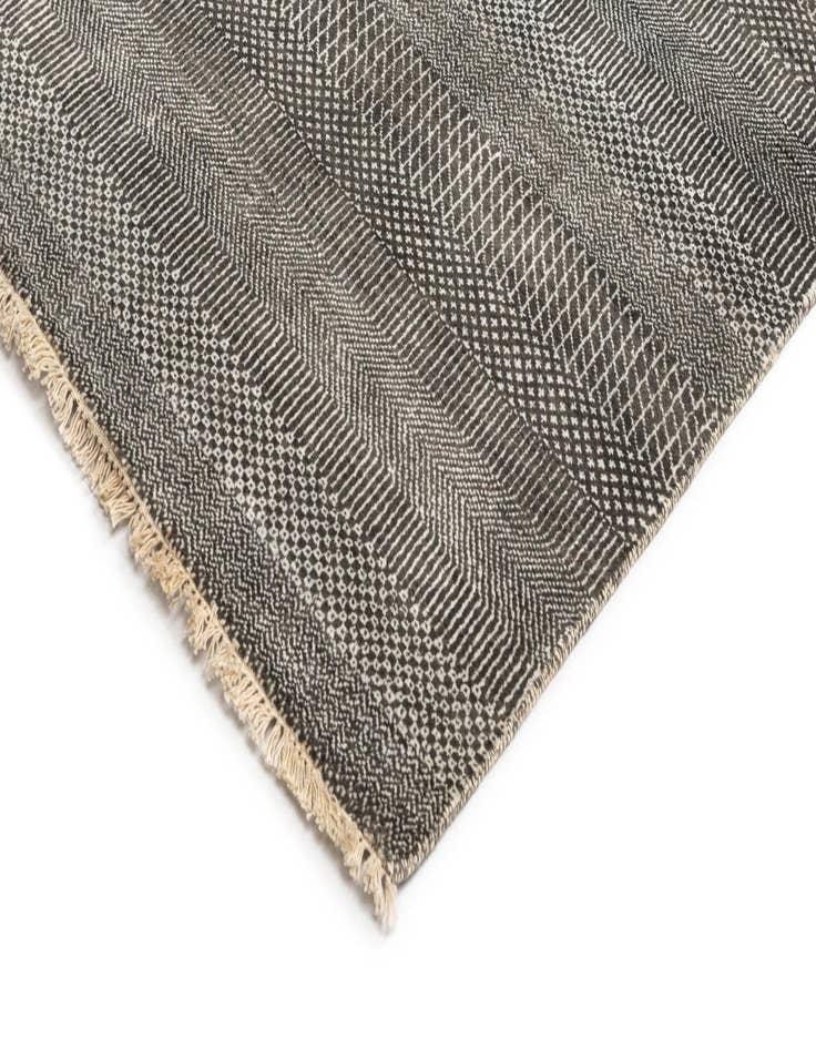 Detail image of  8' 11 x 12' 4 Kamla Wool Rug