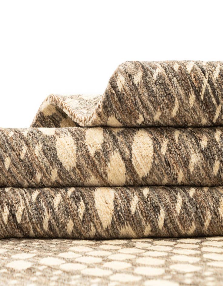 Detail image of  5' 5 x 7' 10  Hand Knotted Kashkuli Rug