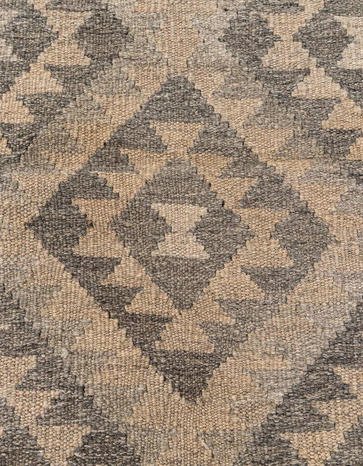 Detail image of  3' 6 x 4' 9  Hand Woven Kilim Maymana Wool Rug