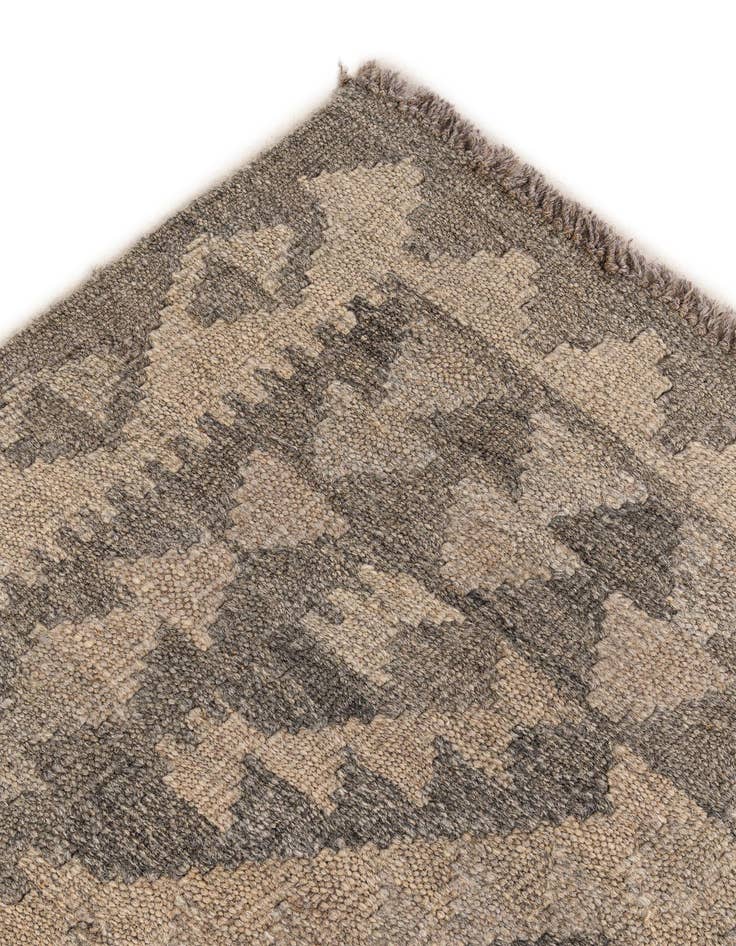 Detail image of  3' 6 x 4' 9  Hand Woven Kilim Maymana Wool Rug