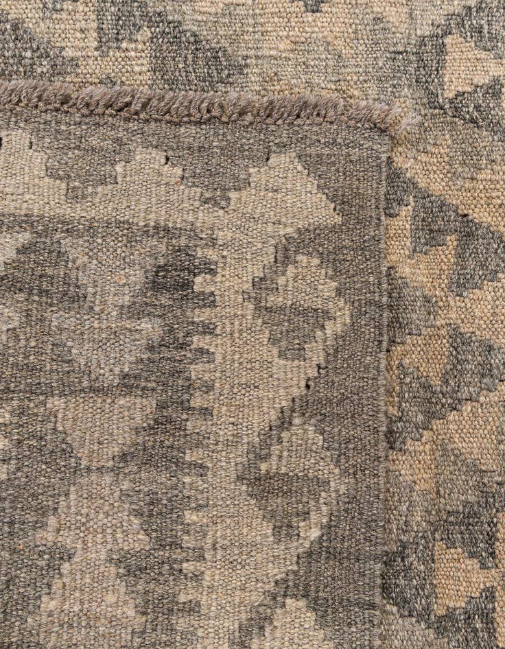 Detail image of  3' 6 x 4' 9  Hand Woven Kilim Maymana Wool Rug