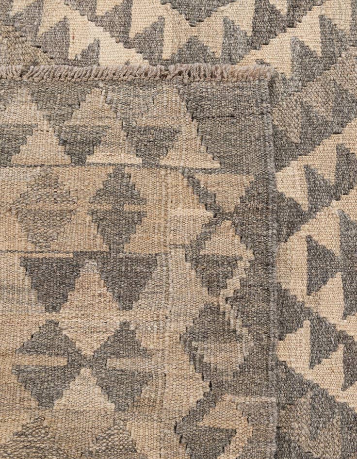 Detail image of  4' x 6' 1  Hand Woven Kilim Maymana Wool Rug