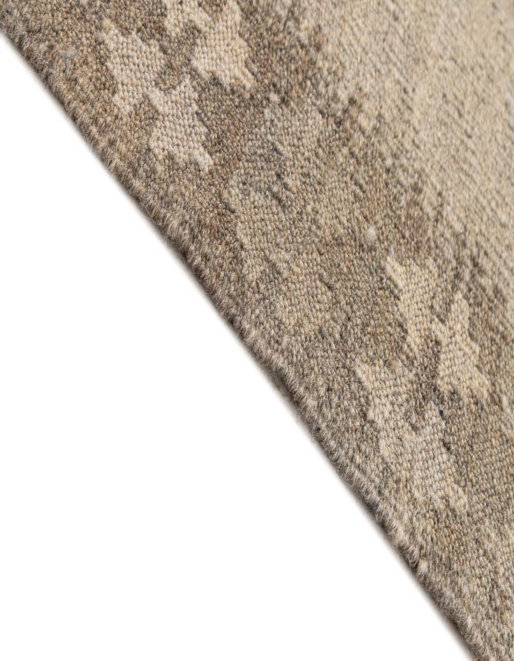 Detail image of  4' x 6'  Hand Woven Kilim Maymana Wool Rug