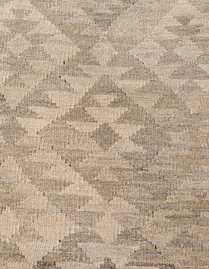 Detail image of  4' x 6'  Hand Woven Kilim Maymana Wool Rug